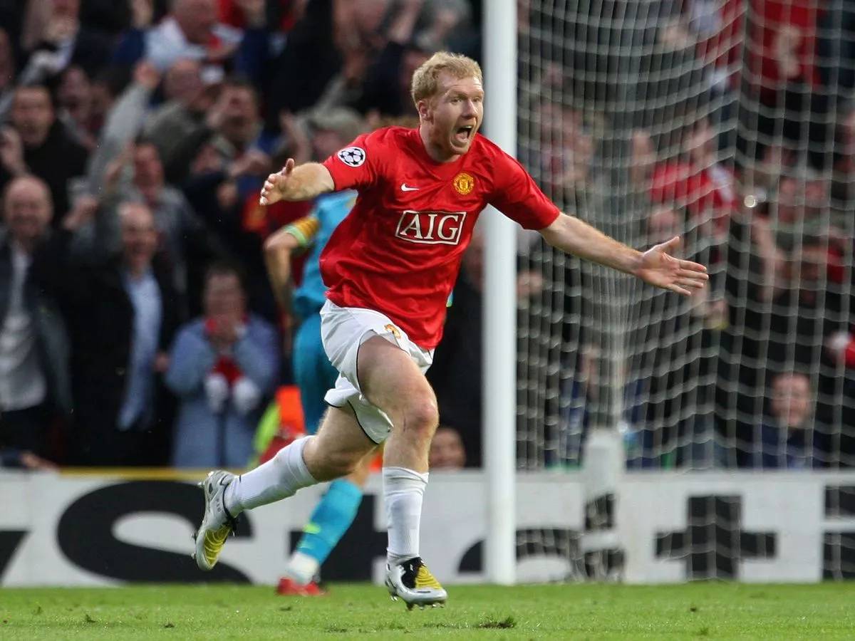 Paul Scholes celebrating